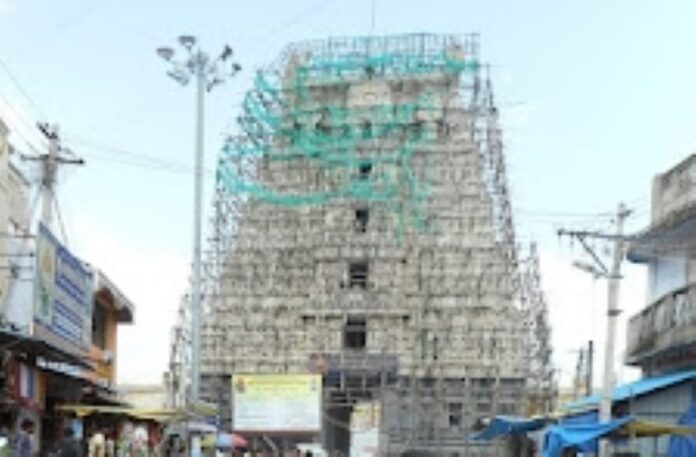 अध्यात्म व वास्तुकला का सम्मिश्रण कांचीपुरम का कामाक्षी मंदिर